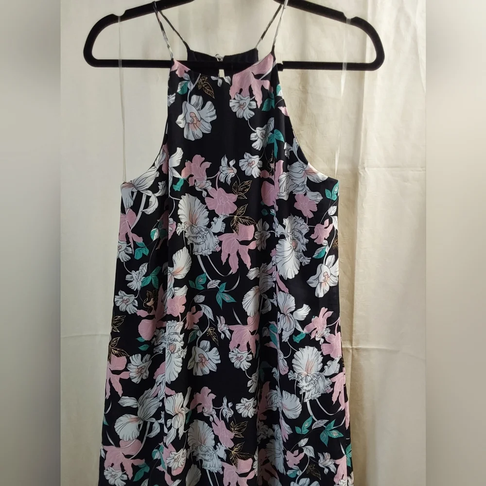 Everly Dress, Juliette Floral Foil Shift Sleeveless Dress, Size Medium - Picture 2 of 11